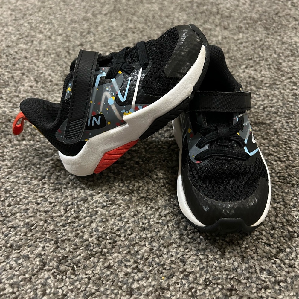 New Balance Toddler Running Shoes YTRAVHB2 – Size 5C